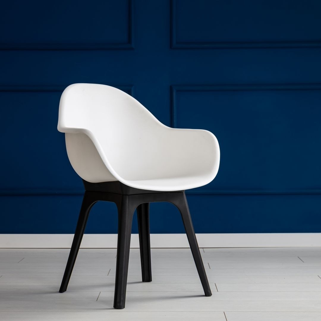 Стул ФОРУМ BIO сиденье белое ножка пласт.черная - артикул K0000057093