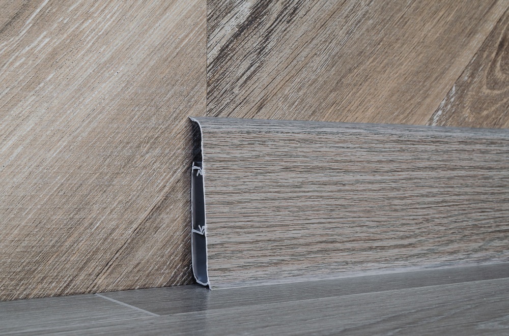 Плинтус IDEAL ДЕКОНИКА/2,2м.*70мм./Дуб снежный №215/20/, шт - артикул K0000237277